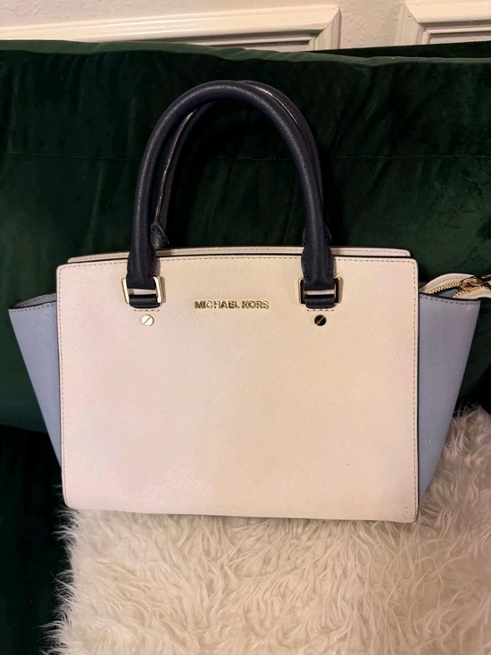 Michael Kors Handbags - Michael Kors White and Navy Saffiano Leather Crossbody Satchel